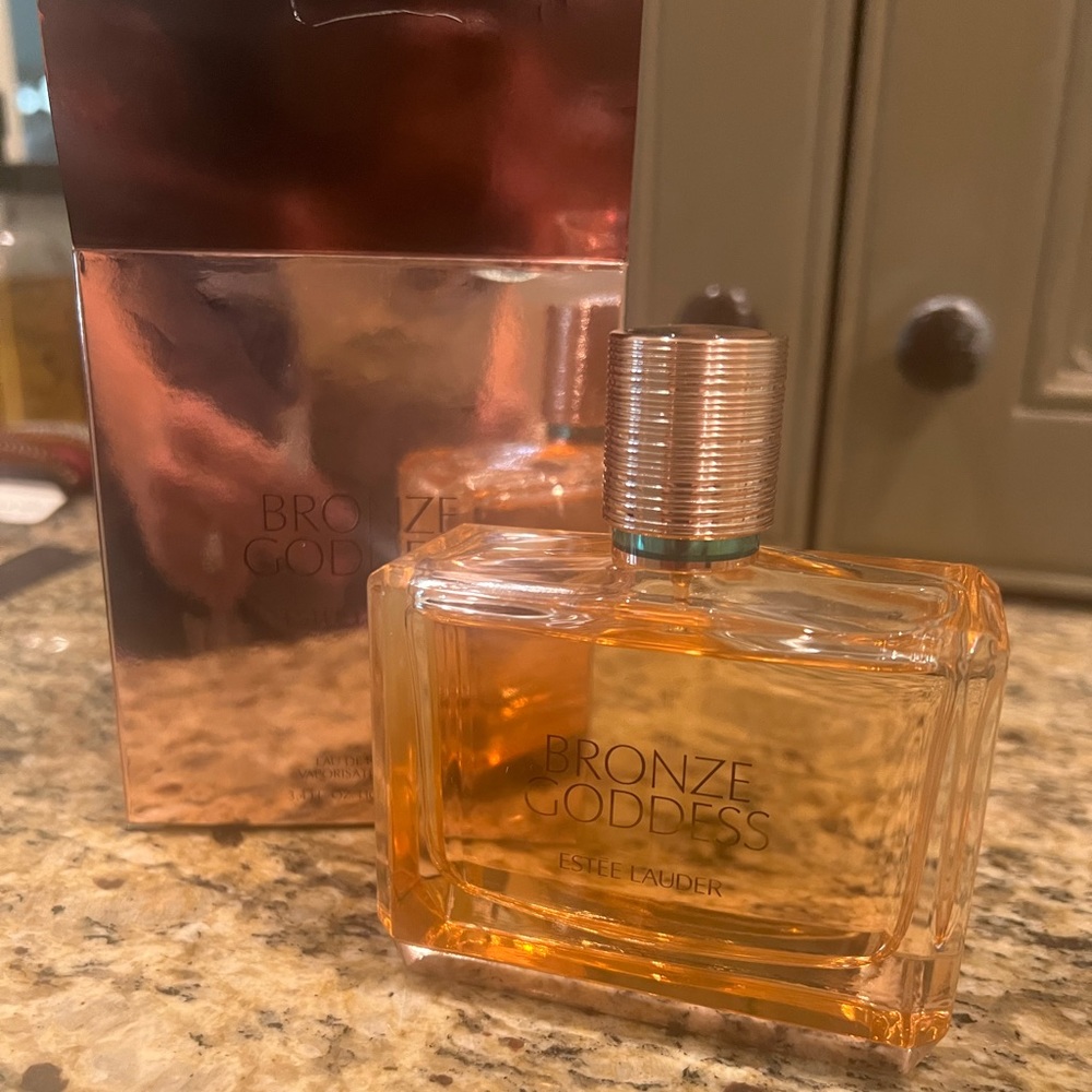 Estée Lauder Bronzr Goddess full size. Sprayed once, not for me.